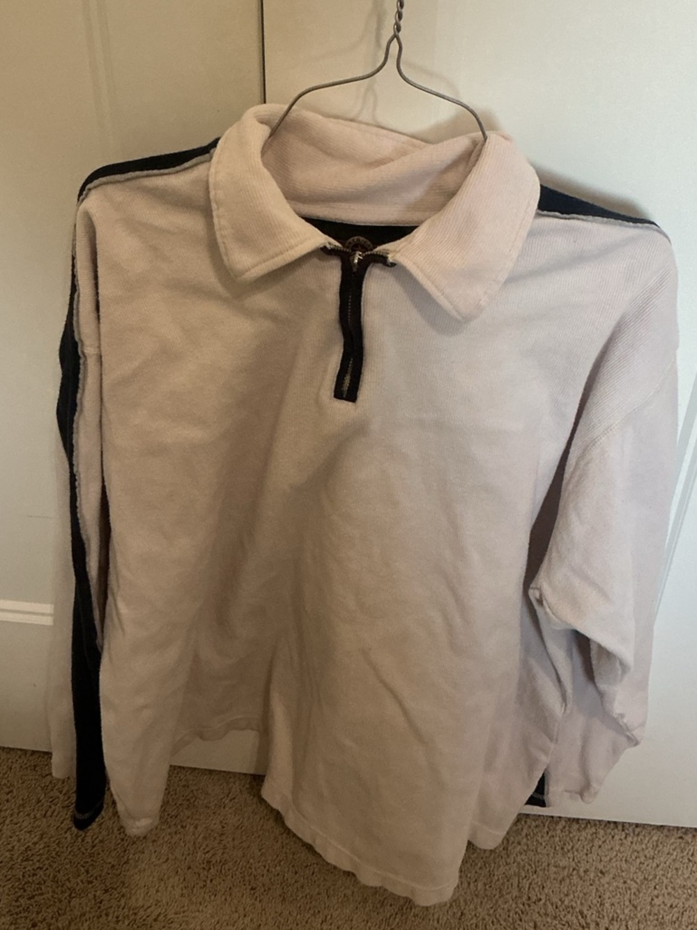 Vintage Y2K Men's cream with Navy Trim size large long sleeved shirt